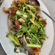 ยุ้งสยาม ไทยคูวซีน ถนนพระอาทิตย์ {หลัก}