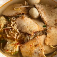 เมนูของร้าน ก๋วยเตี๋ยวต้มยำเจ๊ยี่