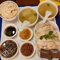 เมนูของร้าน เรือนต้น โรงแรมมณเฑียร