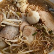 เมนูของร้าน ก๋วยเตี๋ยวต้มยำเจ๊ยี่