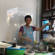 ก๋วยเตี๋ยวต้มยำเจ๊ยี่