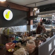 รสมือแม่ กะเพราเป็ด X ข้าวมันไก่สูตรโบราณ หัวตะเข้