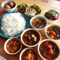 หนมเส้นน้ำย้อยซอย13