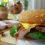 FULL HOU8E CAFE