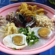 เมนู โจ๊กนายฮุย ตลาดสมสุขข้างตึกจัสมิน