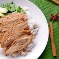รสมือแม่ กะเพราเป็ด X ข้าวมันไก่สูตรโบราณ หัวตะเข้