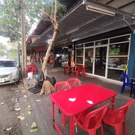 หน้าร้าน ลาบเป็ด สะพาน 5