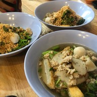 เมนูของร้าน โรงเตี๊ยมติ่มซำ ฮาลาล พนัสนิคม ชลบุรี