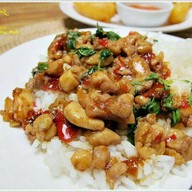 เมนูของร้าน สตรีทฟู้ดหอเจี๊ยะ ศาลายา