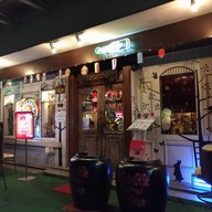 หน้าร้าน ไหมไทย ไหมไทย