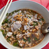 ก๋วยเตี๋ยวใจป้ำ ต้มยำหมูเด้งรสจัดจ้าน ย่านนครชัยศรี