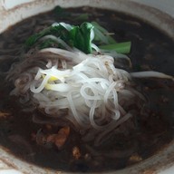 เมนูของร้าน ก๋วยเตี๋ยวเรือเหล็ก ศาลากลาง