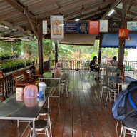 บรรยากาศ เป็ดพะโล้ชัยวัฒน์