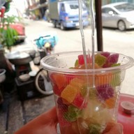 ไอติมไข่แข็ง ร้านน้องกันต์ ถนนท้ายบ้าน