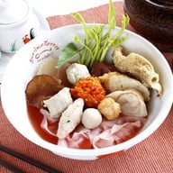 เย็นตาโฟเครื่องทรงโดย อ.มัลลิการ์ แฟชั่นไอส์แลนด์