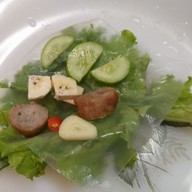 Cherry Belly อาหารเวียดนาม ปอเปี๊ยะทอด แหนมเนือง