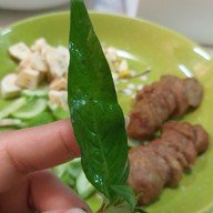 Cherry Belly อาหารเวียดนาม ปอเปี๊ยะทอด แหนมเนือง