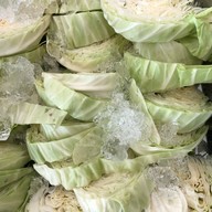 ร้านพี่ตั้ว ยำแหนมคลุก (ซอยรางน้ำ) หน้าห้างเซ็นจูรี่ อนุเสาวรีย์