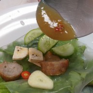 Cherry Belly อาหารเวียดนาม ปอเปี๊ยะทอด แหนมเนือง