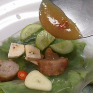 Cherry Belly อาหารเวียดนาม ปอเปี๊ยะทอด แหนมเนือง