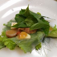 Cherry Belly อาหารเวียดนาม ปอเปี๊ยะทอด แหนมเนือง