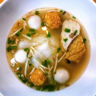 ไฮเช็งก๋วยเตี๋ยวลูกชิ้นปลา พระยาสุเรนทร์(รามอินทรา109)
