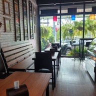 บรรยากาศ Akha Coffee Roaster