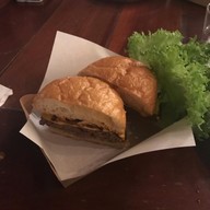 เมนูของร้าน Bun Meat and Cheese เดอะคอมมอนส์ ศาลาแดง