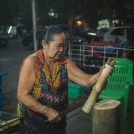 ร้านข้าวหลามแม่เล็ก รอดบางยาง
