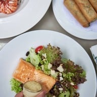 เมนูของร้าน The H Cafe by Khaniece