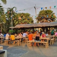 ตลาดเพลาชาย