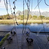 Inthira Hotel (vang Vieng)