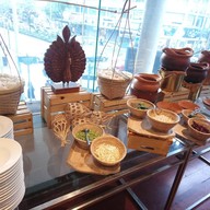 เมนูของร้าน The Brasserie Holiday Inn Bangkok Silom Hotel