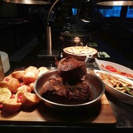 เมนูของร้าน The Brasserie Holiday Inn Bangkok Silom Hotel