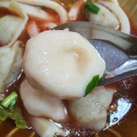 เมนูของร้าน เจ๊อ้อย ก๋วยเตี๋ยวปลา ก๋วยเตี๋ยวเป็ด ข้าวหน้าเป็ด ข้าวหมูแดง
