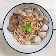 เมนูของร้าน เจ๊เล็กก๋วยเตี๋ยวเรือรสเด็ด เจ้าเก่า