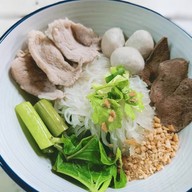 เมนูของร้าน เจ๊เล็กก๋วยเตี๋ยวเรือรสเด็ด เจ้าเก่า