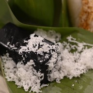 ขนมหวานหล่อโรง