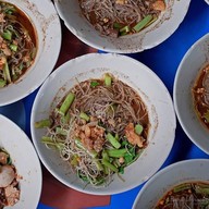 เมนูของร้าน ก๋วยเตี๋ยวเรือ FreeKick ประเวศ