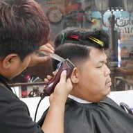 Street Barber Shop ซอยมังกร  (ตัดผม แกะลาย) ซอยมังกร