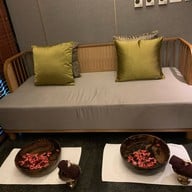 Athenee Spa plaza at the Athenee