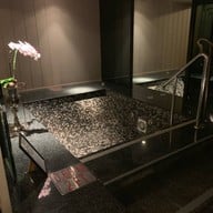 Athenee Spa plaza at the Athenee
