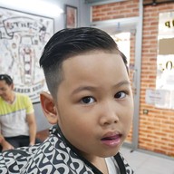 Street Barber Shop ซอยมังกร  (ตัดผม แกะลาย) ซอยมังกร