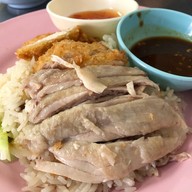 เมนูของร้าน ข้าวหอมจังข้าวมันไก่ตอนข้าวมันไก่ทอด