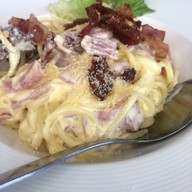 Eat Me Bakery โฮมการ์เด้นวิลล์