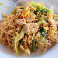 ป้าแดงสนามบินอาหารตามสั่ง สนามบินขอนแก่น
