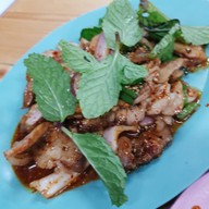 เมนูของร้าน คนมีลาบ ยโสฯ