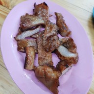 เมนูของร้าน คนมีลาบ ยโสฯ