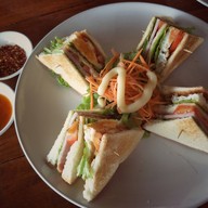 เมนูของร้าน ครัวบ้านไร่ จิบกาแฟ แลควาย