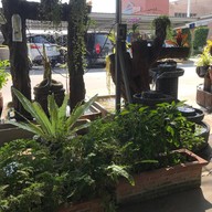 ม่านน้ำเรียกทรัพย์